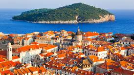 Croatia fears migrant route could divert to tourist hotspot