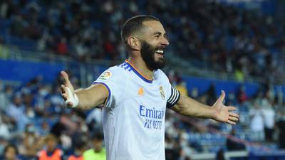 Karim Benzema extends Real Madrid contract to 2023