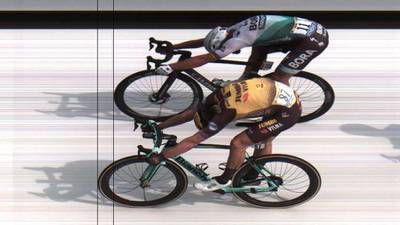 Teunissen pips Sagan in photo finish to take Tour de France first stage