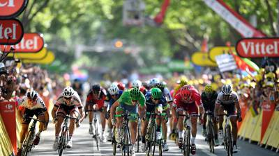 Photo-finish win for Peter Sagan in stage 16 of Tour de France