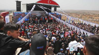 Erdogan plans to repatriate a million Syrian refugees to north of country