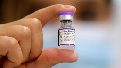 Covid: Second booster vaccine approved for everyone aged 65 and older
