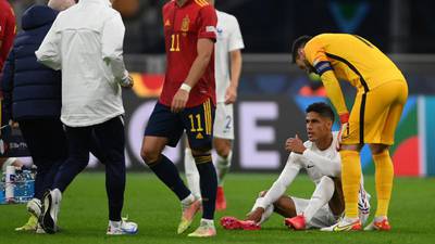 Manchester United lose Raphael Varane for a few weeks with groin injury