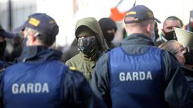 Hundreds clash in violent exchanges at Dublin protest